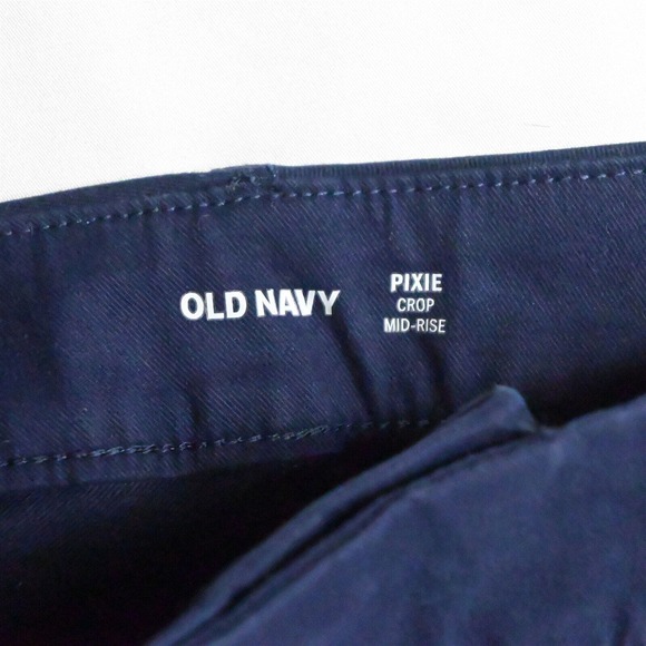 Old Navy 2 Tall Navy Blue Pixie Mid Rise Crop Skinny Stretch Womens Chino Pants - Picture 3 of 7